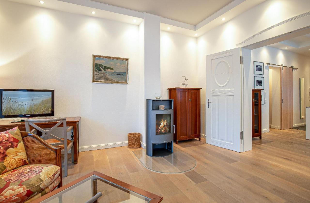Villa Theres Augusta Sellin  Extérieur photo